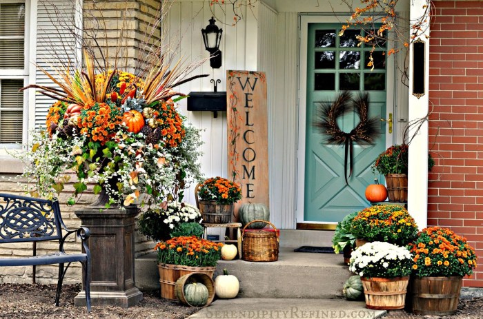 Outdoor decor for porch